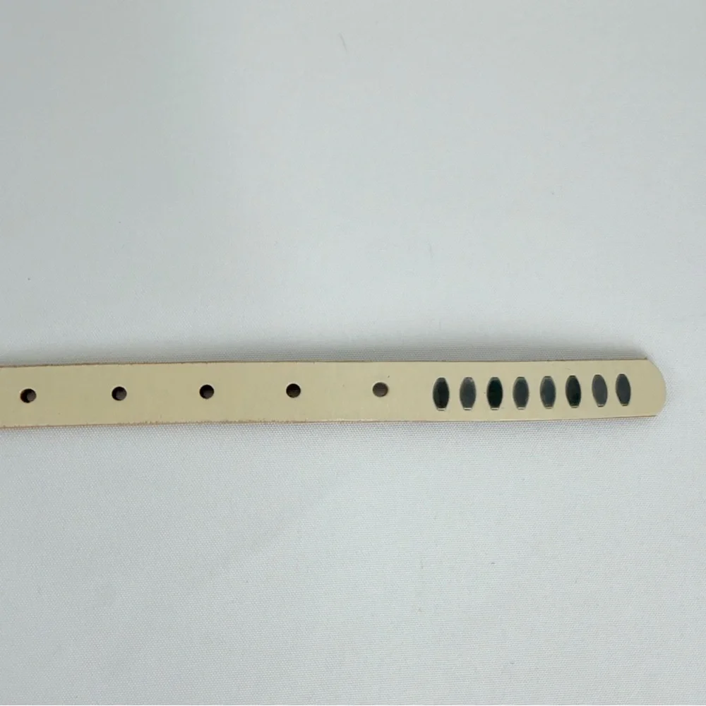 Fossil Women’s Size Medium Cream Thin Studded Leather Belt